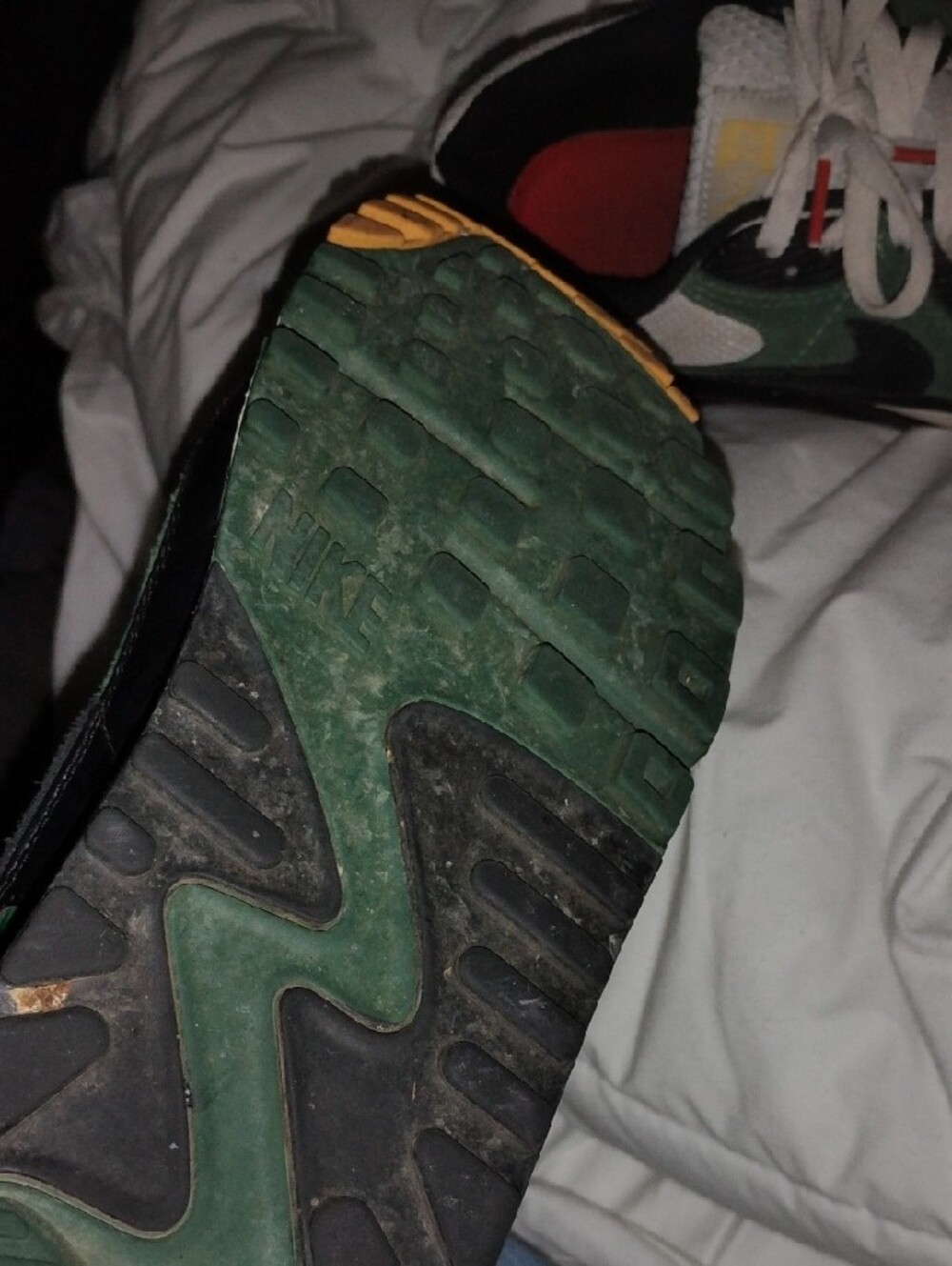 Nike Men's Green & Black Low-Top Casual Sneakers - Picture 4 of 4